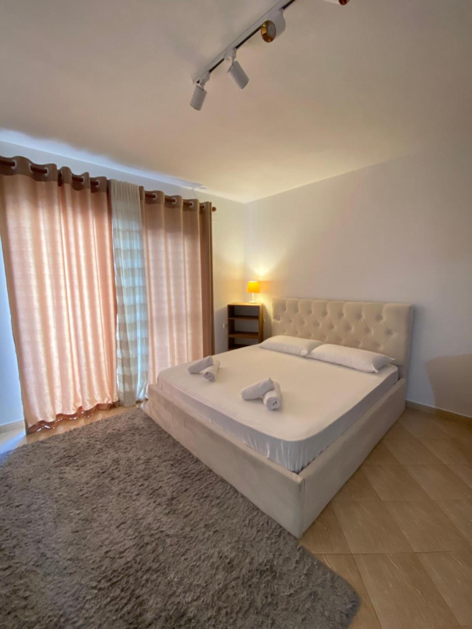 Myslym Shyri Studio 2 Tirana Exterior foto